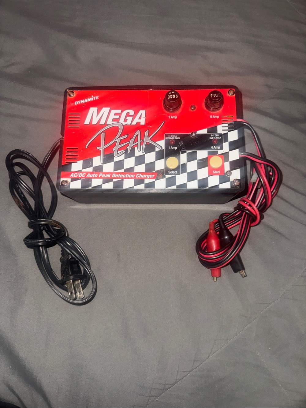Dynamite Mega Peak AC/DC Auto Peak Detection Charger